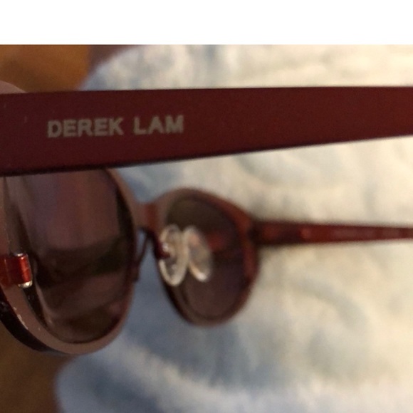 Derek Lam VERONICA Sunglasses Color red BURGUNDY BLOCK TITANIUM POLARIZED LENS main image 11